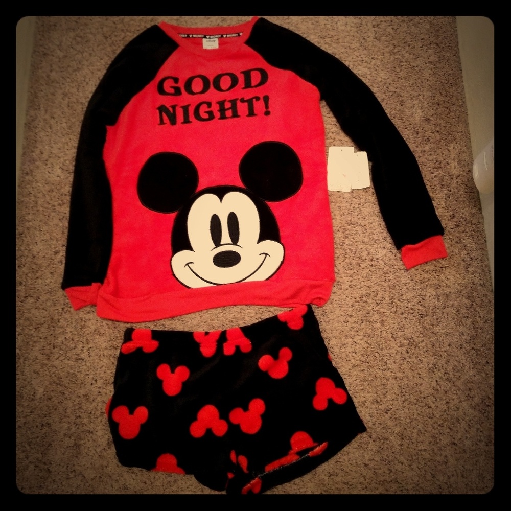 NWT Forever 21 Disney Mickey Fleece Pajamas